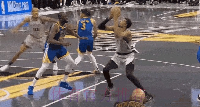 马卡：琼阿梅尼左腿半腱肌受伤 预计缺席三周时间